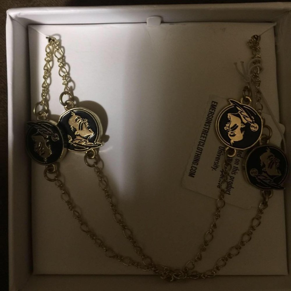 Emerson Street  Unisex Washington Redskins Necklace